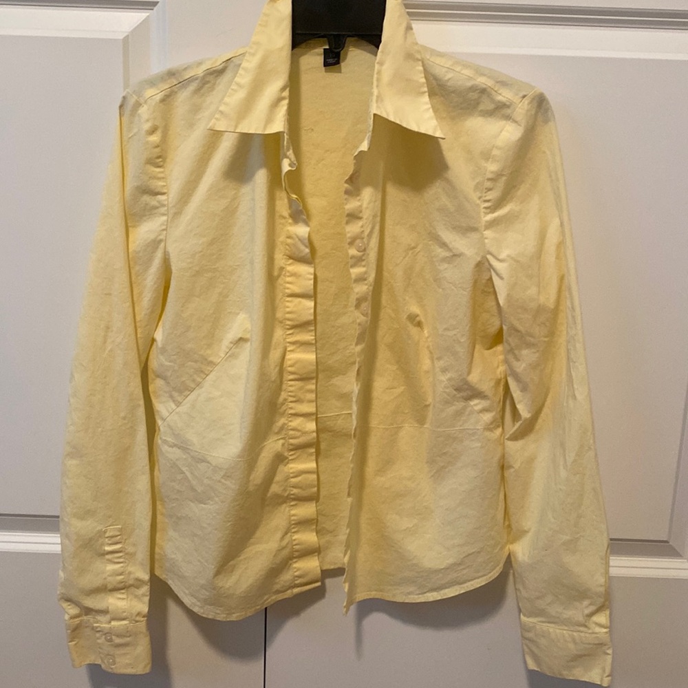 Hilfiger yellow button down womens shirt size 10 never worn